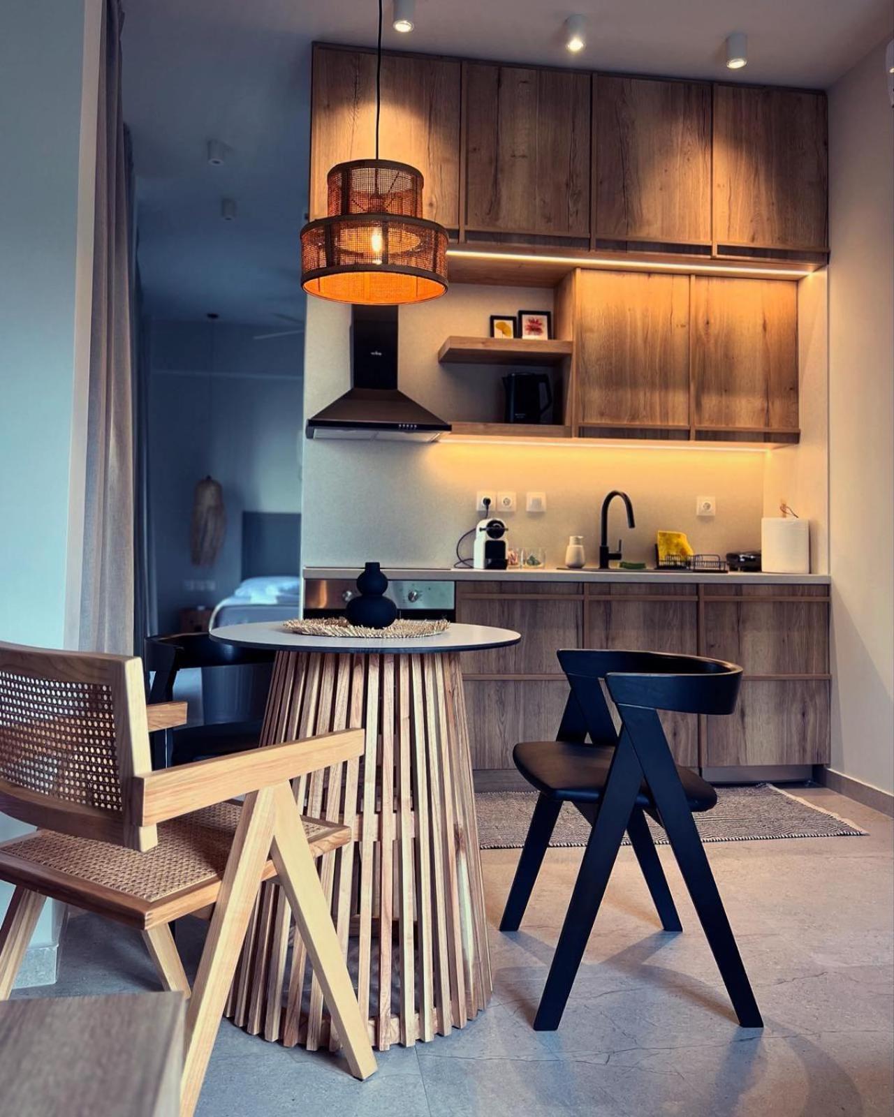 Luxurious Wooden Detail Flat In City Center Chalkís Exteriör bild